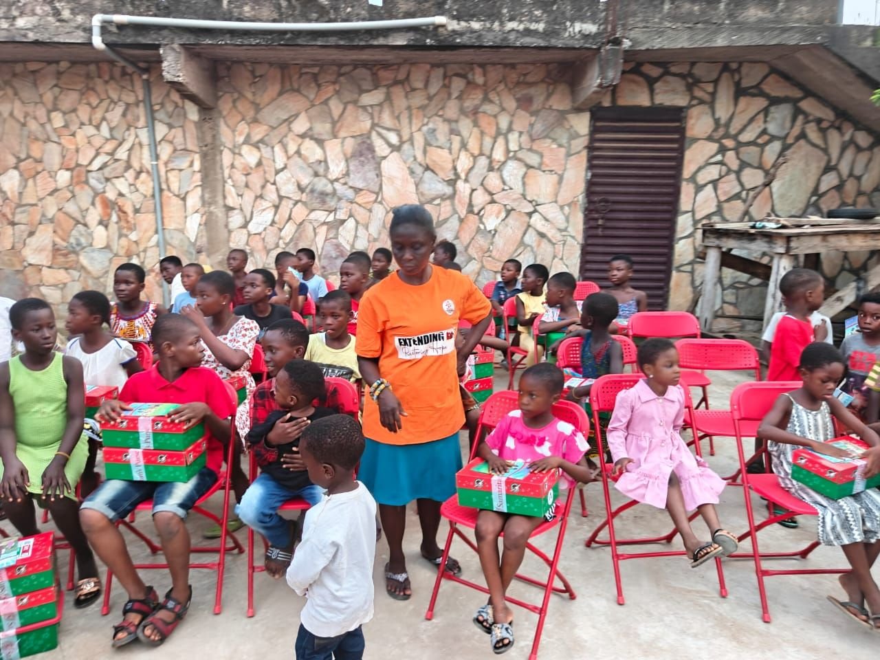 Paidia Evangelism Ministry supporting kinds with gifts